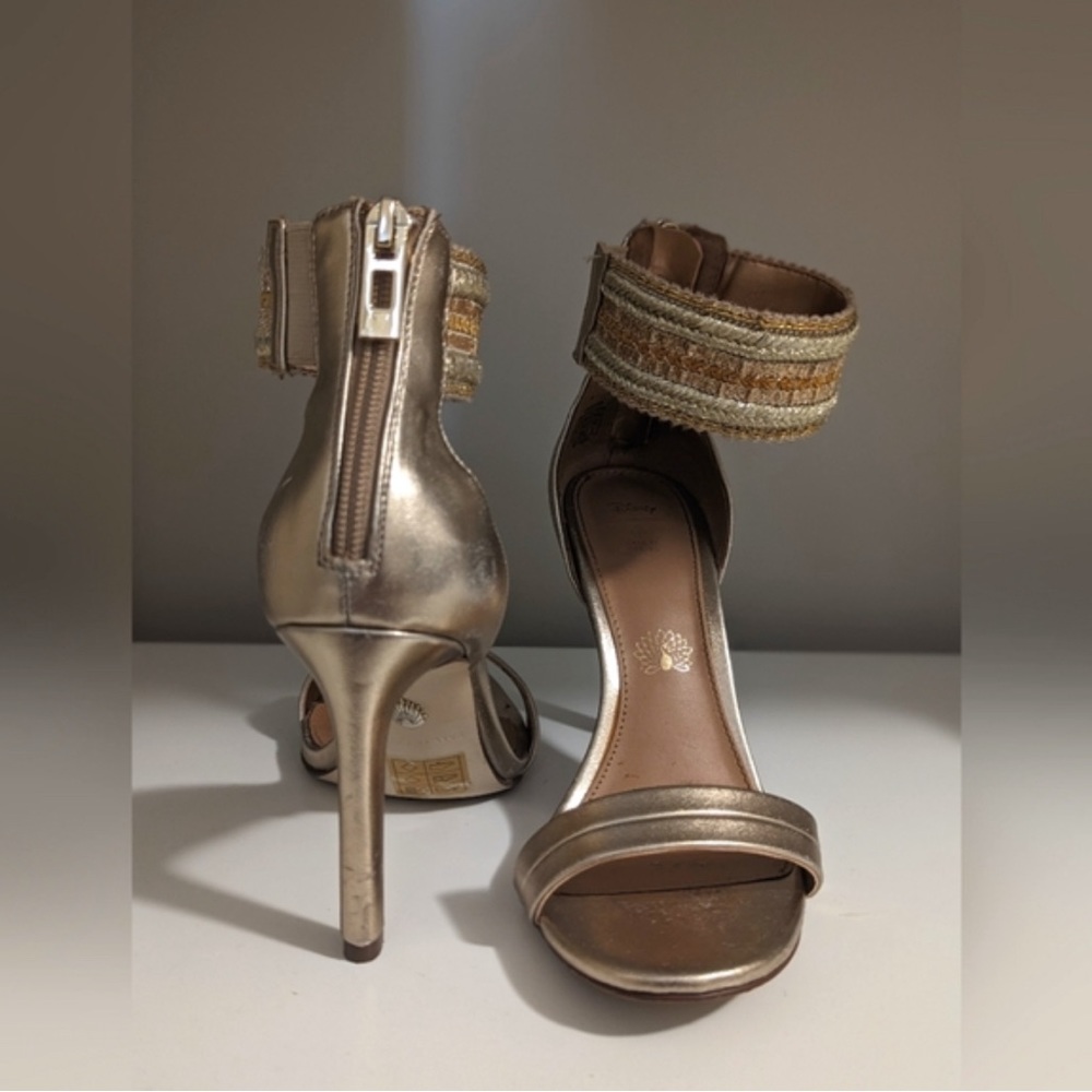 Special Edition Disney Aladdin Call It Spring Heels, Gold, Size 9 M also fit 8.5 - Picture 4 of 5
